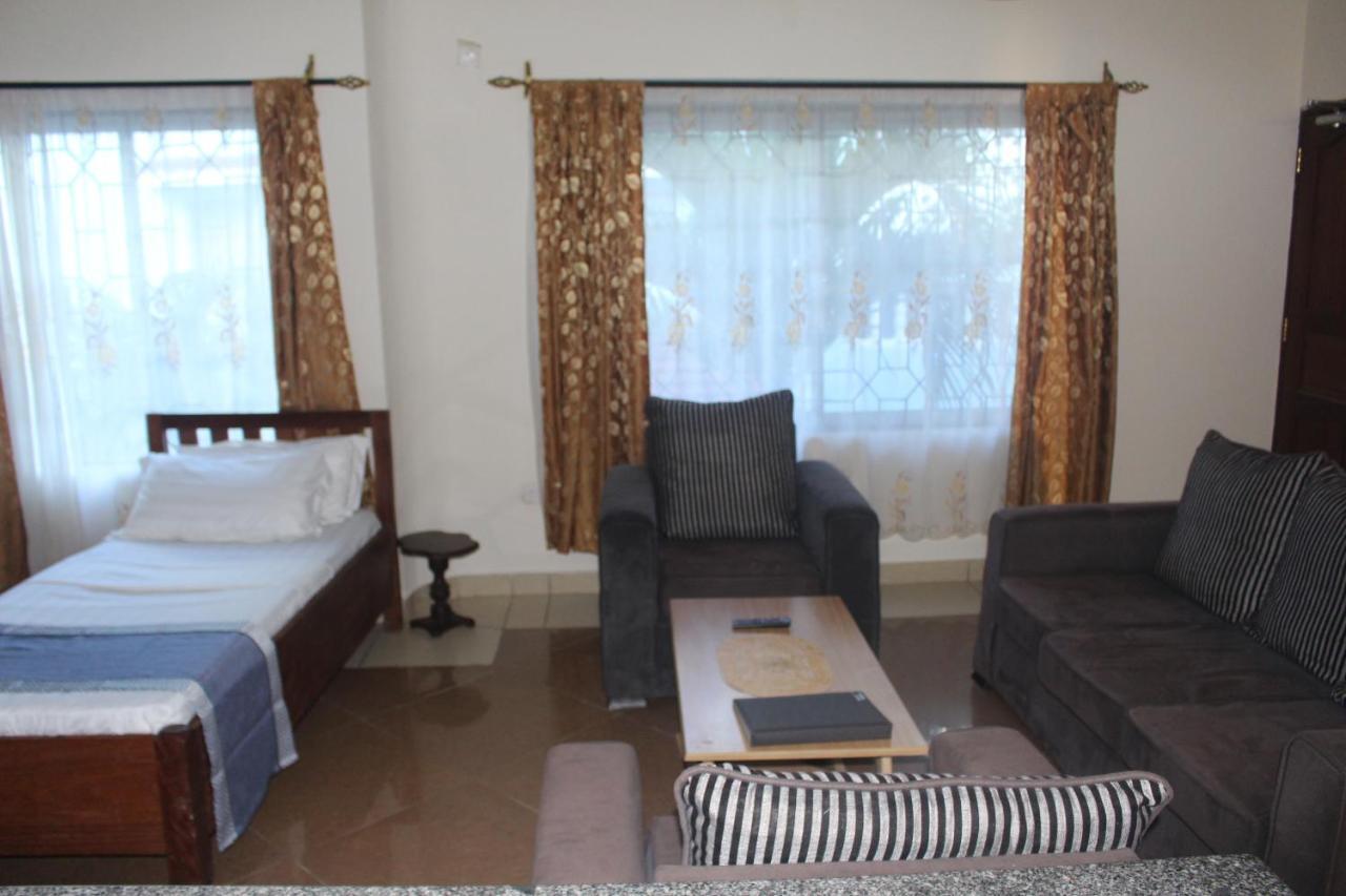 Chamiachi Hotel & Apartments بامباري المظهر الخارجي الصورة
