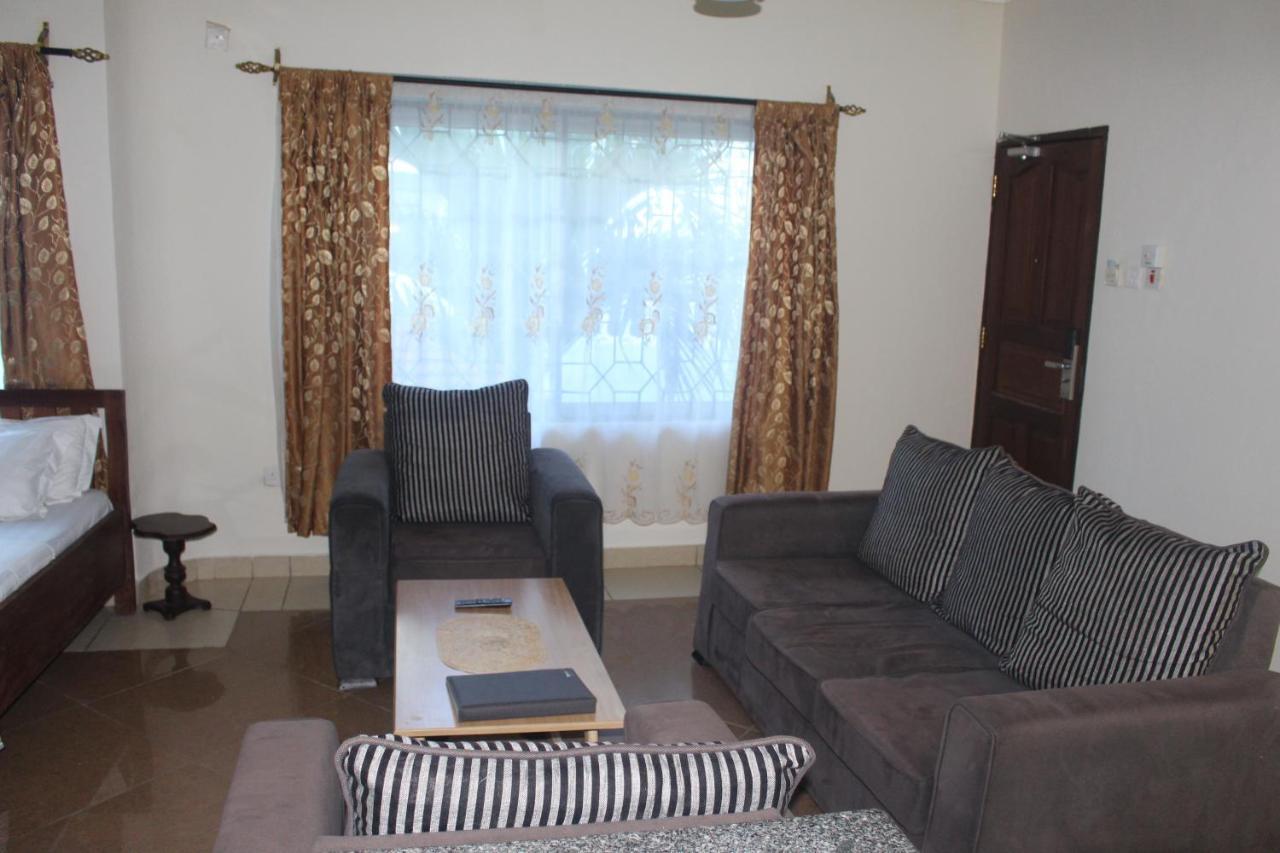 Chamiachi Hotel & Apartments بامباري المظهر الخارجي الصورة