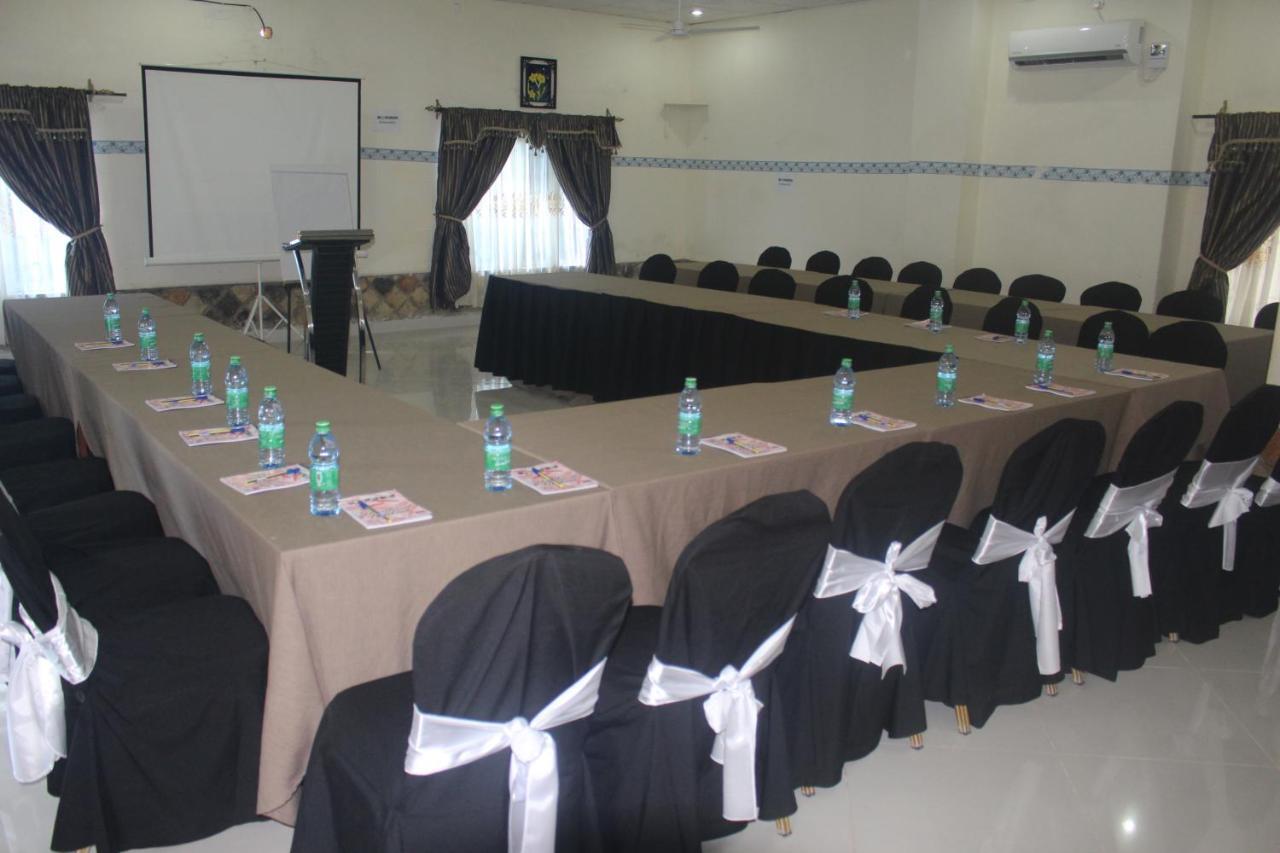 Chamiachi Hotel & Apartments بامباري المظهر الخارجي الصورة